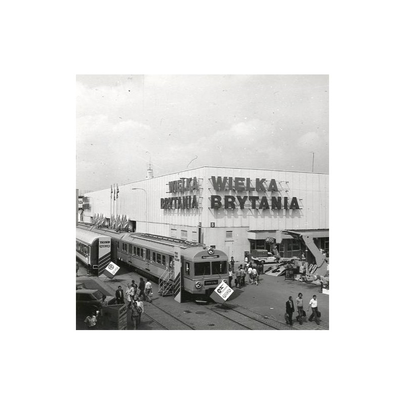 "Poznań. MTP - pawilon Anglii fot. A. Paruzel 71-676 57973 barwne"