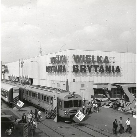 "Poznań. MTP - pawilon Anglii fot. A. Paruzel 71-676 57973 barwne"