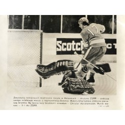 "Zwycięzcy hokejowych mistrzostw świata w Helsinkach - drużyna ZSRR - podczas swego ostatniego meczu z reprezentacją Szwecji [..