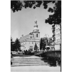 "Trzcianka - Widok w kier. kościoła od str. ul. Kościuszki fot. J. Tymiński 68-157 05893-3 Barwne"