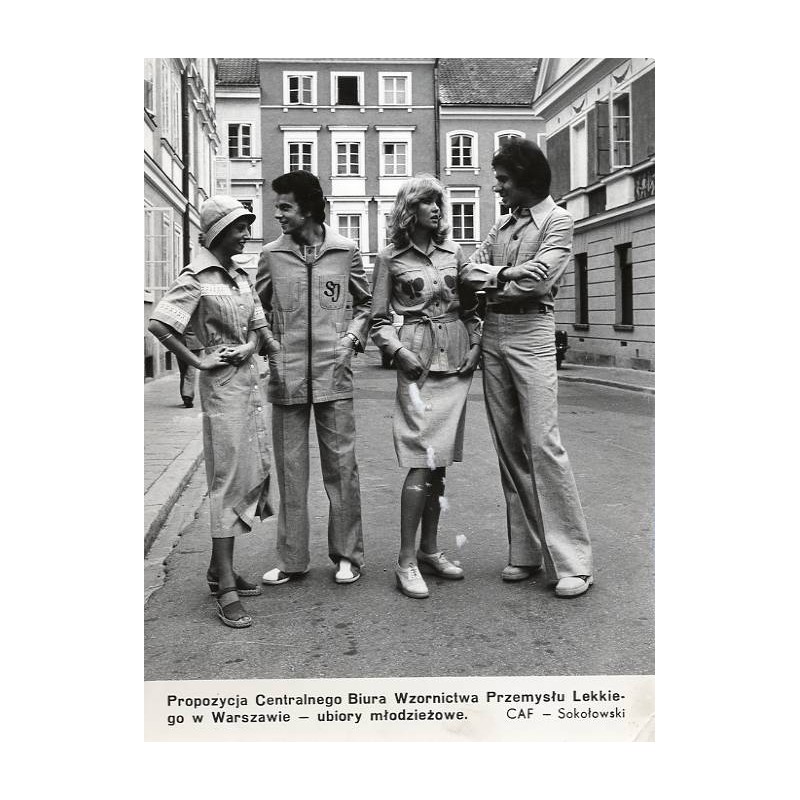 "Propozycja Centralnego Biura Wzornictwa Przemysłu Lekkiego w Warszawie - ubiory młodzieżowe. CAF - Sokołowski"