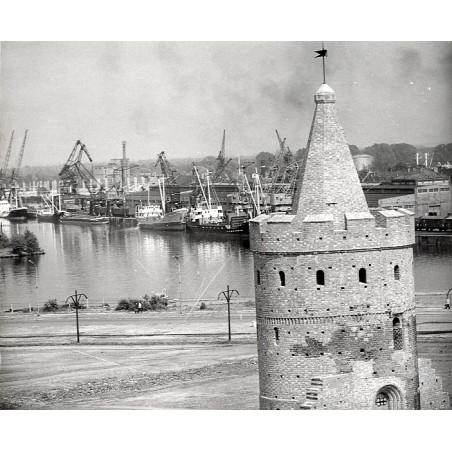Szczecin. Port oraz Baszta Panieńska