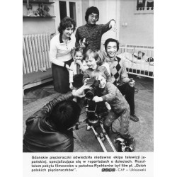 "Gdańskie pięcioraczki odwiedziła niedawno ekipa telewizji japońskiej [...] Rezultatem pobytu filmowców u państwa Rychterów był