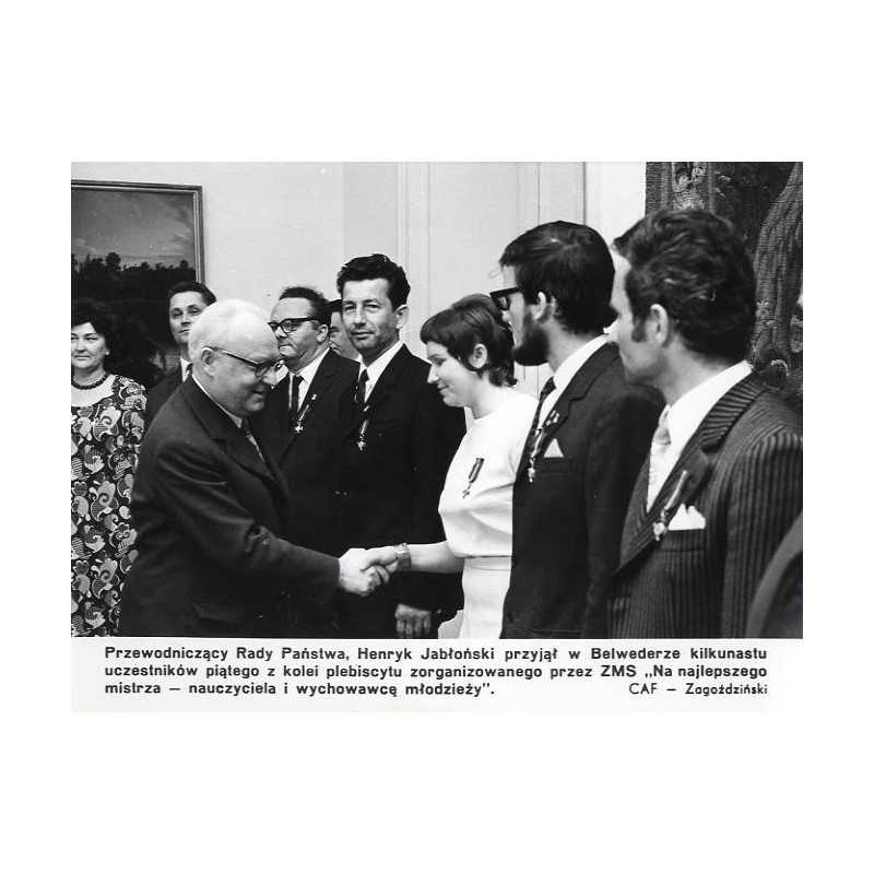 "Przewodniczący Rady Państwa, Henryk Jabłoński przyjął w Belwederze kilkunastu uczestników piątego z kolei plebiscytu zorganizow
