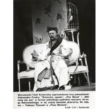 "Warszawski Teatr Kameralny zaprezentował trzy jednoaktówki Aleksandra Fredry [...] Na zdjęciu - Tadeusz Fijewski w "Panu Beneci