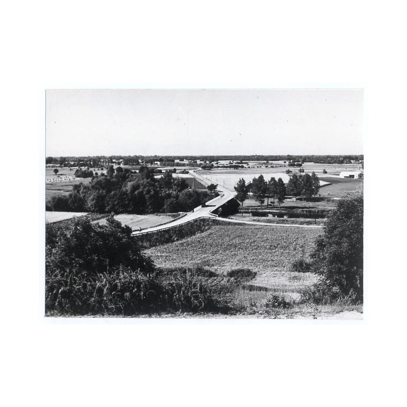"Chełmno - widok od strony miasteczka fot. B. Łopieńska 15-89 29860"