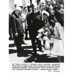 "Do Polski przybył z oficjalną wizytą [...] prezydent Republiki Irackiej - Ahmed Hassan al-Bakr. CAF - Uchymiak"