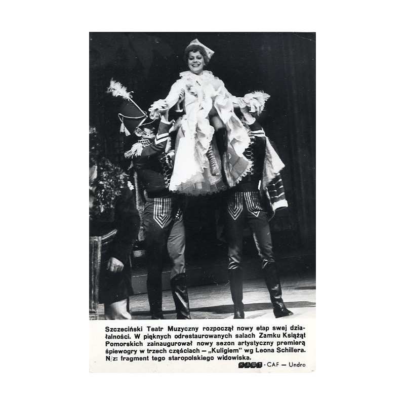 "Szczeciński Teatr Muzyczny rozpoczął nowy etap swej działalności. W pięknych odrestaurowanych salach Zamku Książąt Pomorskich z