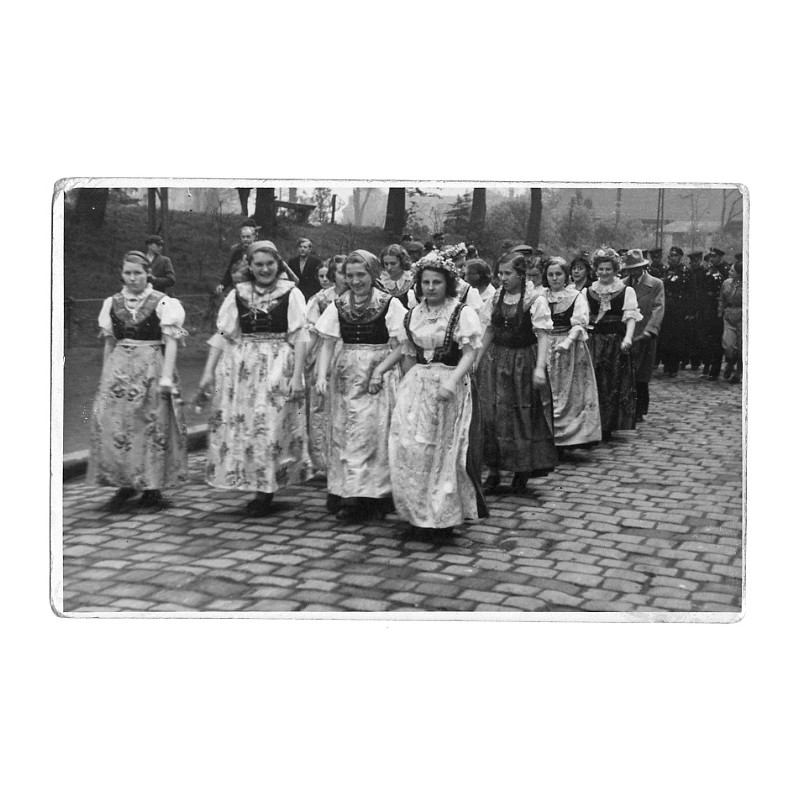 Pochód - grupa Górnoślązaczek (Mysłowice?)