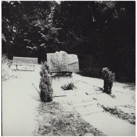 "Głaz pamiątkowy między Zdbicami i Golcami fot. J. Siudecki 59081 68-472 [...]"