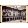 "6851. Kraków. - Dziedziniec biblioteki Jagiellońskiej. Krakau. - Bibliothek."