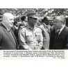 "[...] N z.: od lewej - premier J. Cyrankiewicz, gen. G. M. Nimeiri i marszałek M. Spychalski. CAF - Fot. Rosiak"