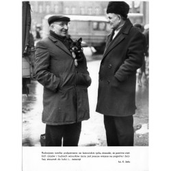 "Rodzajowa scenka podpatrzona na katowickim rynku [...] fot. K. Seko"