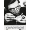 "Na zegarki zaprojektowane i własnoręcznie wykonane przez George'a Danielsa (na zdj.) z Wielkiej Brytanii, czeka się około roku