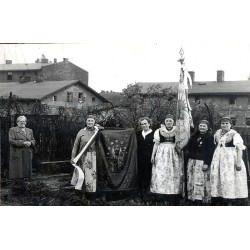 "Grupa działaczek niepodległościowych z byłego towarzystwa "Polek"