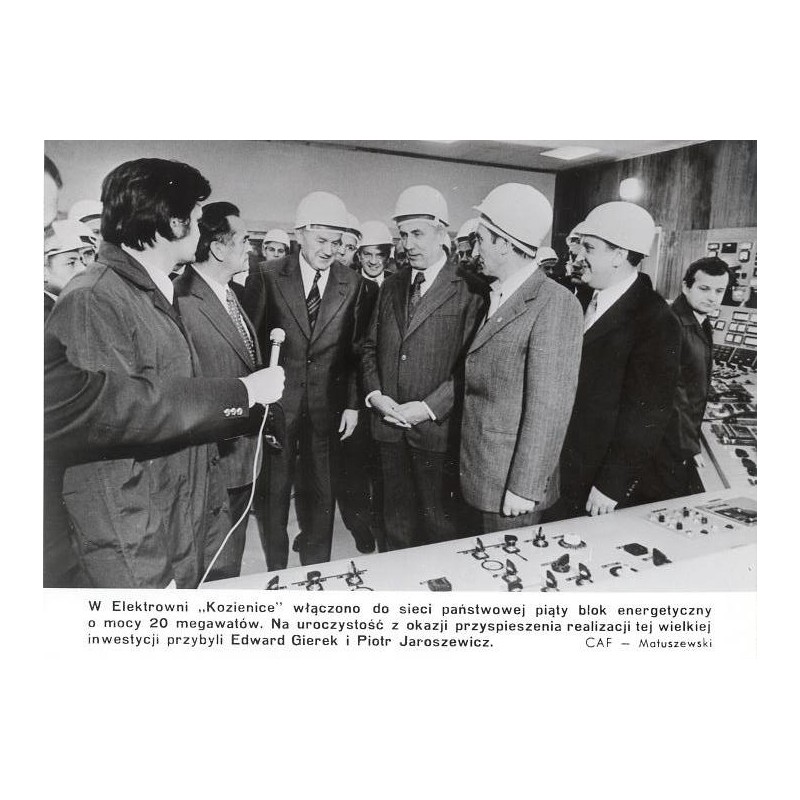 "W Elektrowni "Kozienice" [...] Na uroczystość przybyli [...] Edward Gierek i Piotr Jaroszewicz. CAF - Matuszewski"