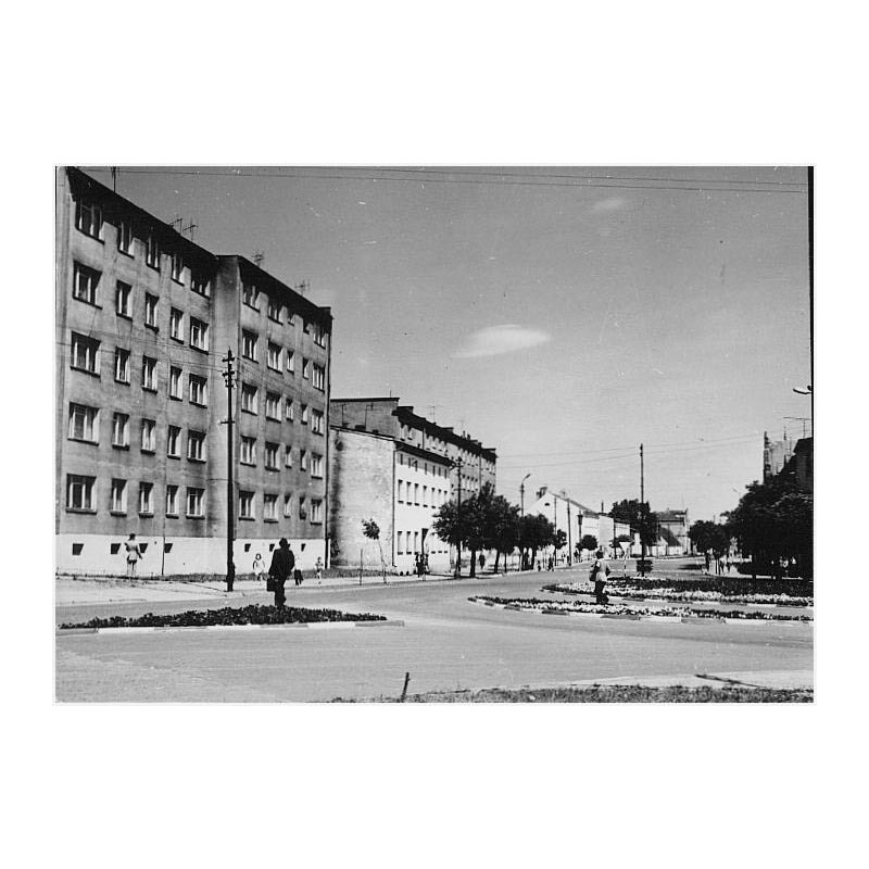 "Okonek. ul. Armii Czerwonej fot. J. Tymiński. 02152-2 Barwne 68-47"