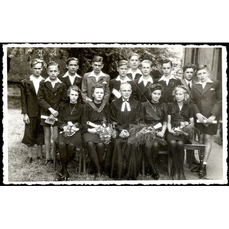 "Konfirmacja w Gliwicach dnia 6-go lipca 1947 r. ks. pastor Wilhelm Józef Firla"