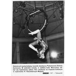 "Zakończył naukę kolejny rocznik słuchaczy Państwowej Szkoły Cyrkowej. W siedzibie szkoły, w Julinku koło Warszawy odbył się dyp