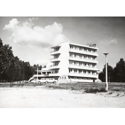 "Margonin. Hotel "Margoninka" nad jez. fot. J. Tymiński 68-116 06157-6 Barwne"