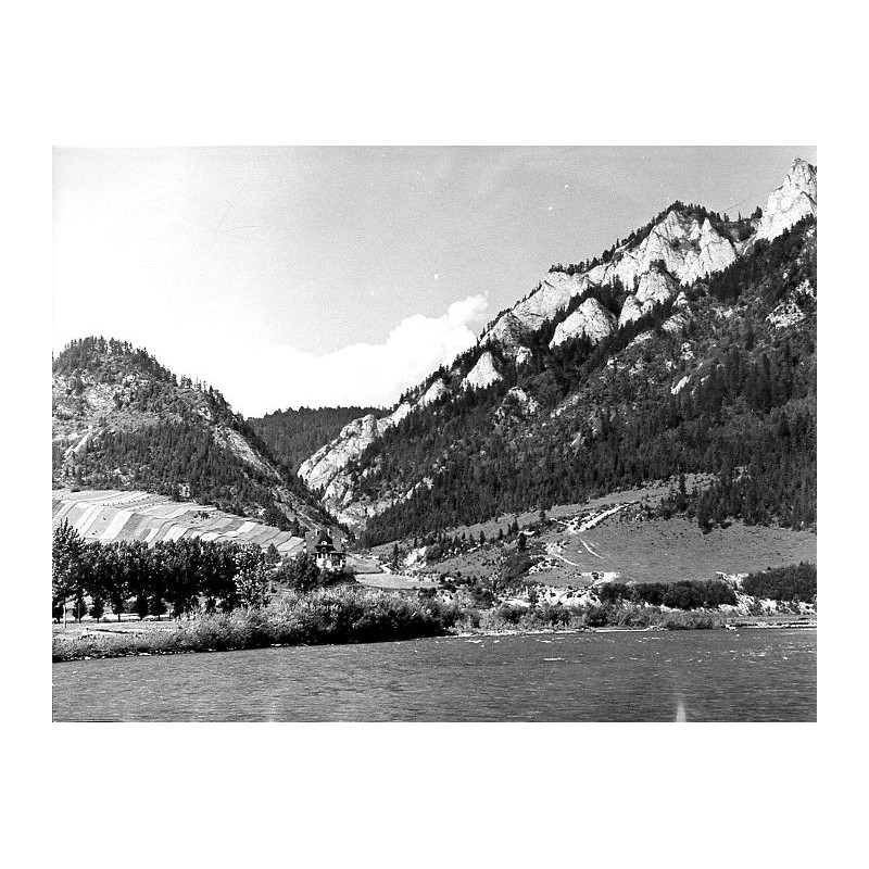 Sromowce Niżne. Schronisko PTTK