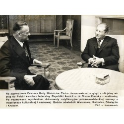 "Na zaproszenie Prezesa Rady Ministrów Piotra Jaroszewicza przybył z oficjalną wizytą do Polski kanclerz federalny Republiki Aus