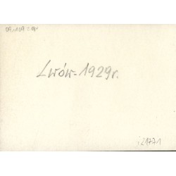 "Lwów - 1929 r.". Scena rodzajowa w ogrodzie we Lwowie