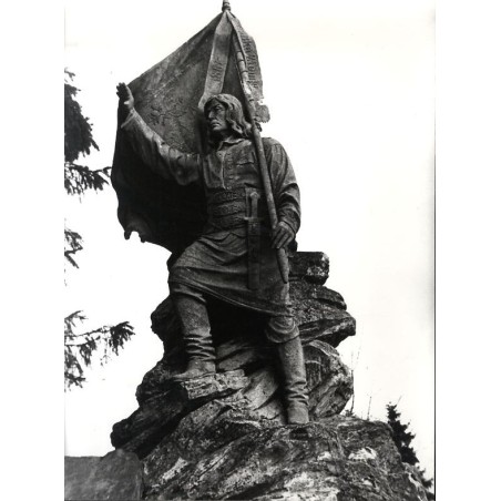 Lwów. Pomnik na Górce Powstańców Styczniowych na Cmentarzu Łyczakowskim we Lwowie