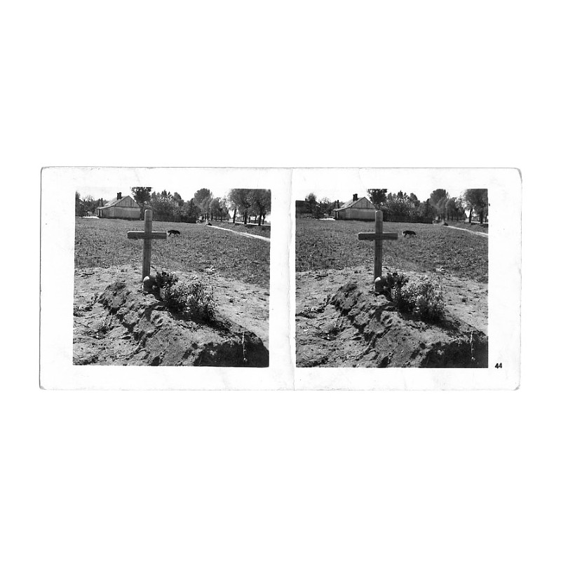 "Bild Nr. 44. Deutsches Heldengrab vor Warschau"