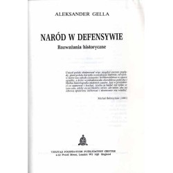 Naród w defensywie. Rozważania historyczne