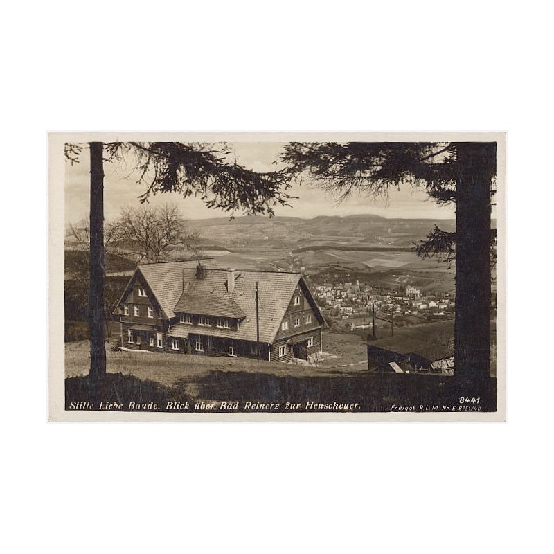 Stille Liebe Baude. Blick über Bad Reinerz zur Heuscheuer. 8441 Freiggb. R.L.M. Nr. E. 8751/40 [...]