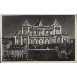 Wallfahrts-Basilika bei festlischer Beleuchtung