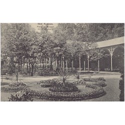 Bad Kudowa. Partie im Kurpark mit Wandelhalle