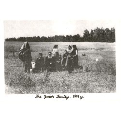 The Jewish Family. 1941 y. / Rewers: The Jewish Family. Lublin Region. German Occupation. 1941 y.? T. Wiśniewski Collection.