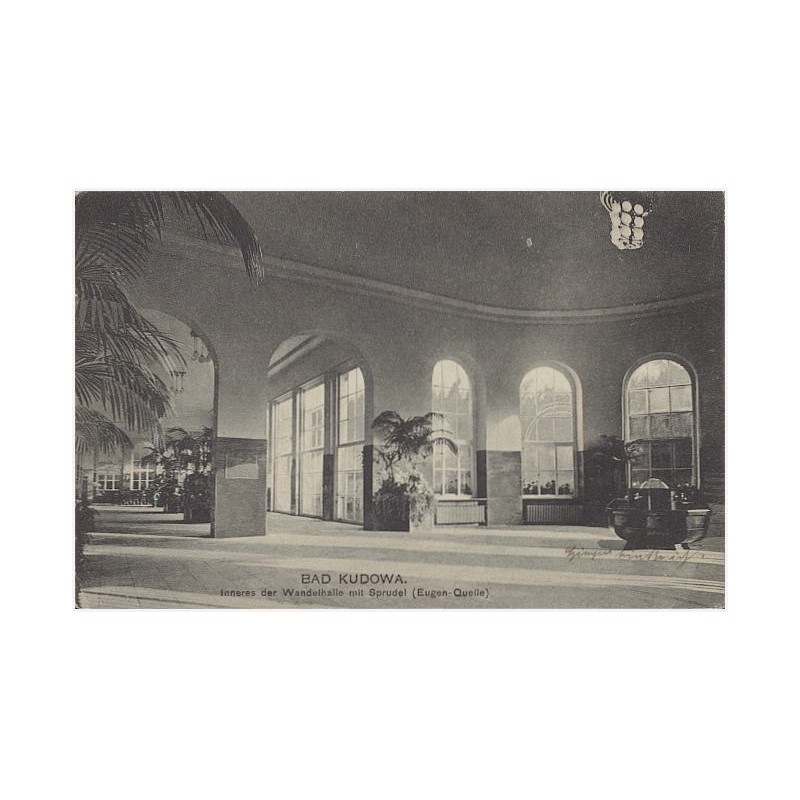 Bad Kudowa. Inneres der Wandelhalle mit Sprudel (Eugen-Quelle)