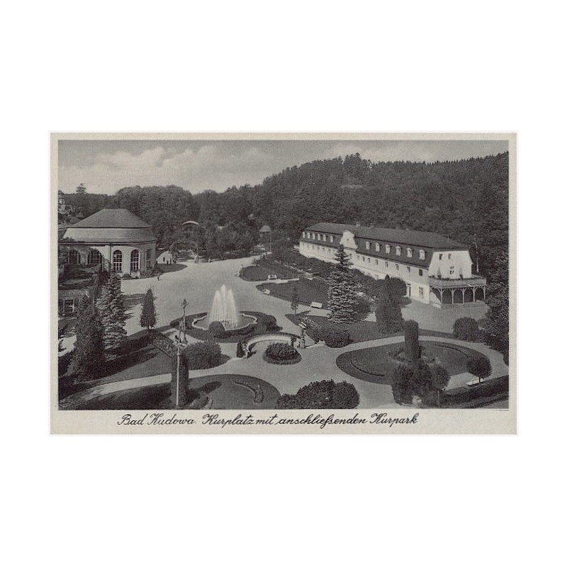 Bad Kudowa. Kurplatz mit anschliessenden Kurpark