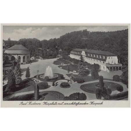 Bad Kudowa. Kurplatz mit anschliessenden Kurpark