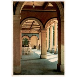 Herzbad Reinerz (Glatzer Bergland). Durchblick in der Wandelhalle