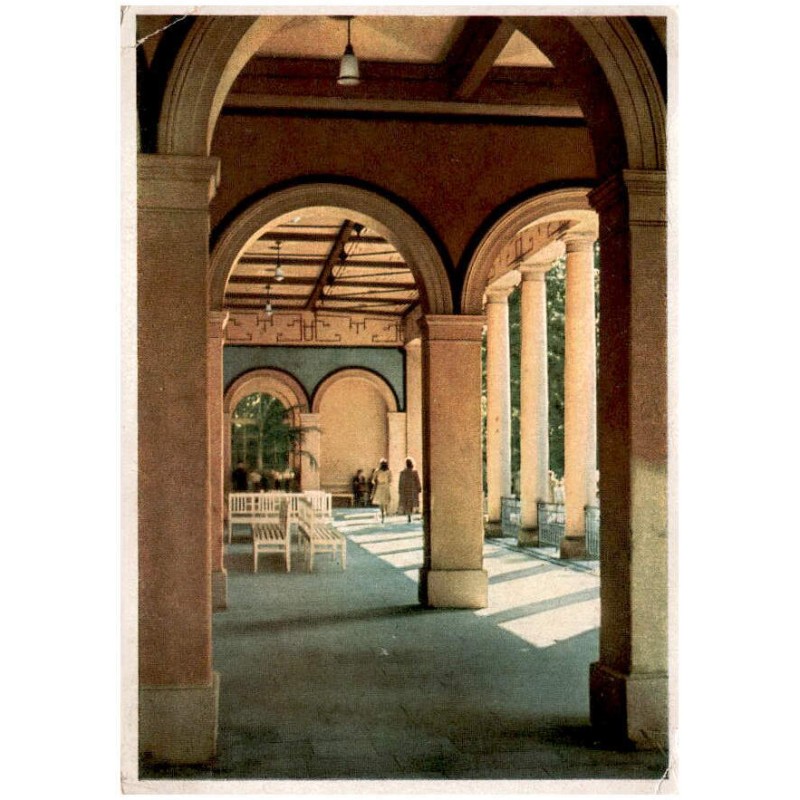 Herzbad Reinerz (Glatzer Bergland). Durchblick in der Wandelhalle