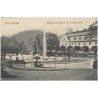 Bad Kudowa. Kurplatz mit Schloss und Springbrunnen