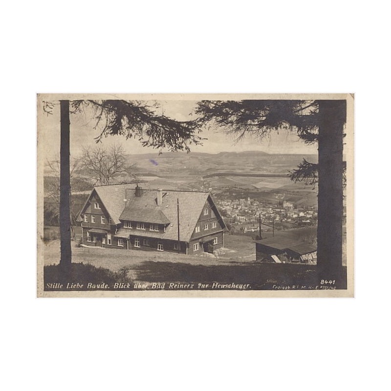 Stille Liebe Baude. Blick über Bad Reinerz zur Heuscheuer. 8441 Freiggb. R.L.M. Nr. E. 8751/40 [...]