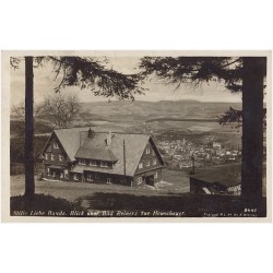 Stille Liebe Baude. Blick über Bad Reinerz zur Heuscheuer. 8441 Freiggb. R.L.M. Nr. E. 8751/40 [...]