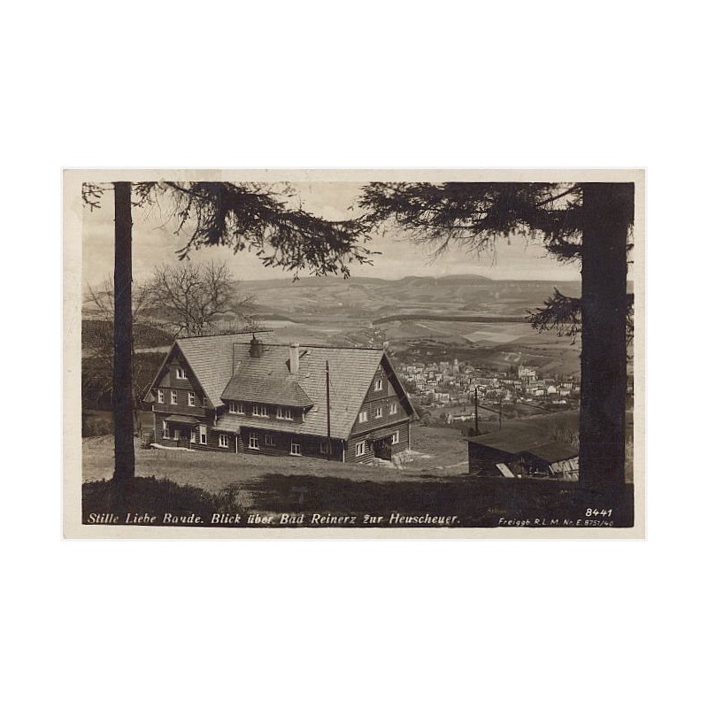 Stille Liebe Baude. Blick über Bad Reinerz zur Heuscheuer. 8441 Freiggb. R.L.M. Nr. E. 8751/40 [...]