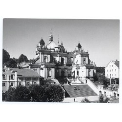 "Wambierzyce. Bazylika zbudowana w latach 1695-1730 w stylu włoskiego baroku 36-543"