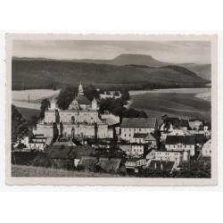 "Albendorf, Bez. Breslau. Gesamtansicht m. Heuscheuer"