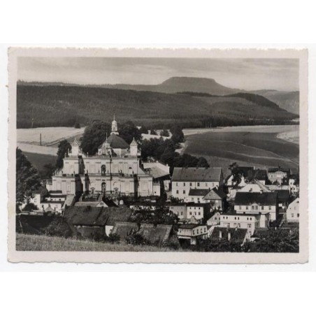 "Albendorf, Bez. Breslau. Gesamtansicht m. Heuscheuer"