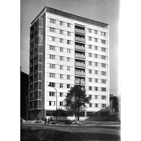Fragment elewacji budynku mieszkalnego 11 kond. Bytom ul. Kolejowa / "FRAGMENT ELEWACJI BUDYNKU MIESZKALNEGO 11 kond. BYTOM ul.
