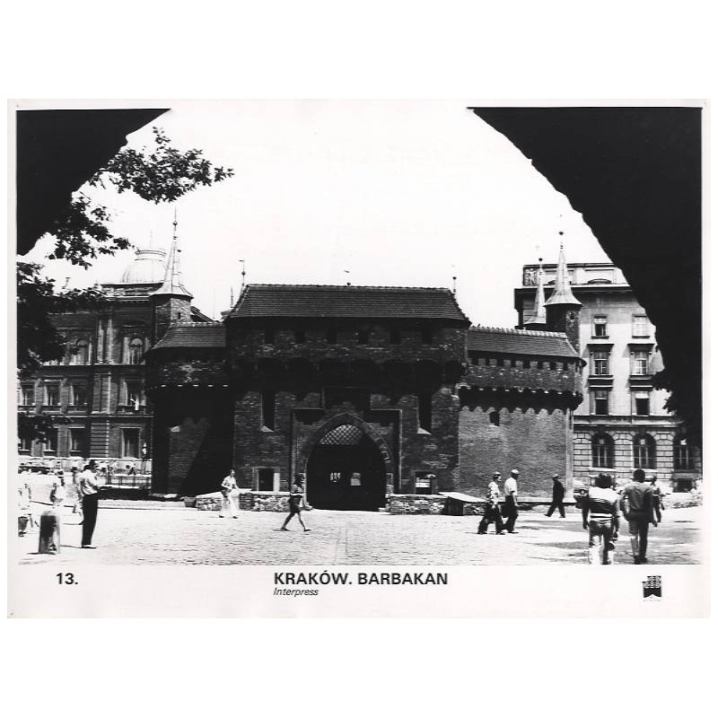 "13. Kraków. Barbakan. Interpress"