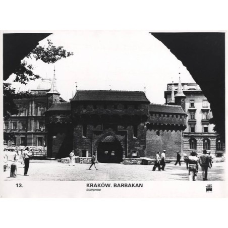 "13. Kraków. Barbakan. Interpress"