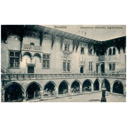 Kraków. Dziedziniec biblioteki Jagiellońskiej.